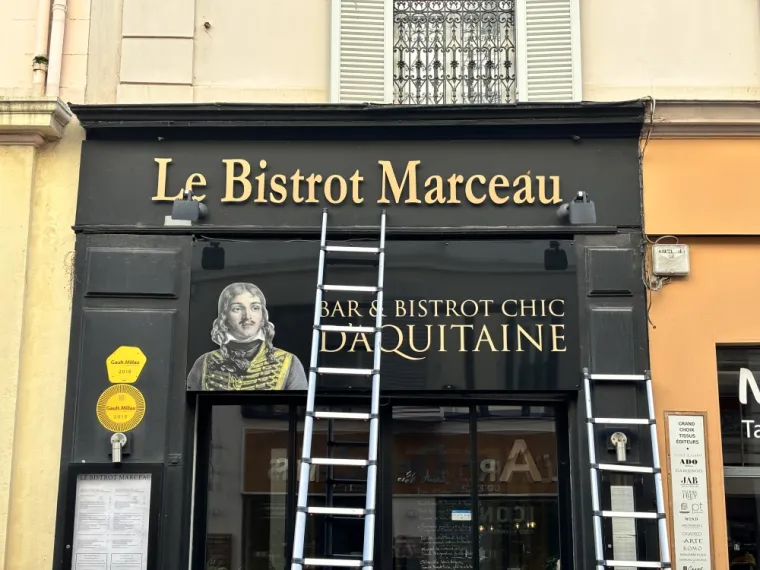 Réalisation d'une enseigne pour un bistrot gastronomique à Cannes , Cannes, L'impression Cannoise